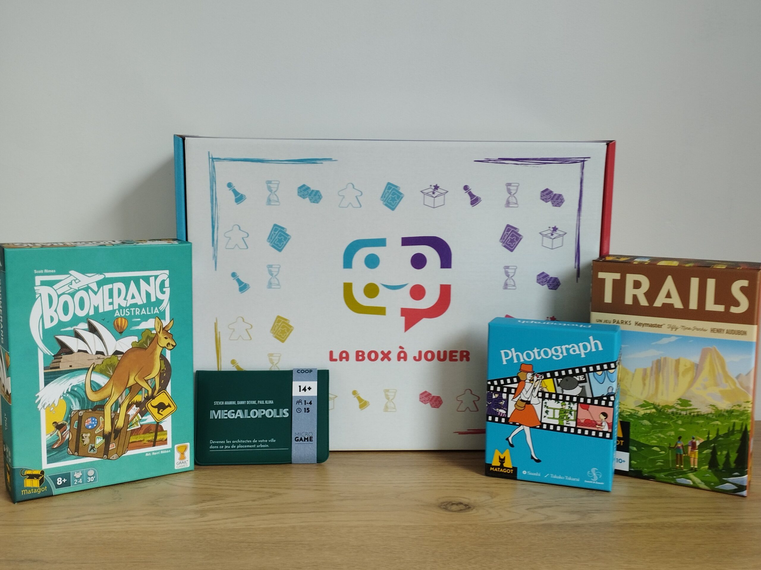 découvrez notre sélection des meilleurs jeux de société pour des soirées inoubliables entre amis. amusez-vous, riez et partagez des moments conviviaux grâce à nos recommandations !