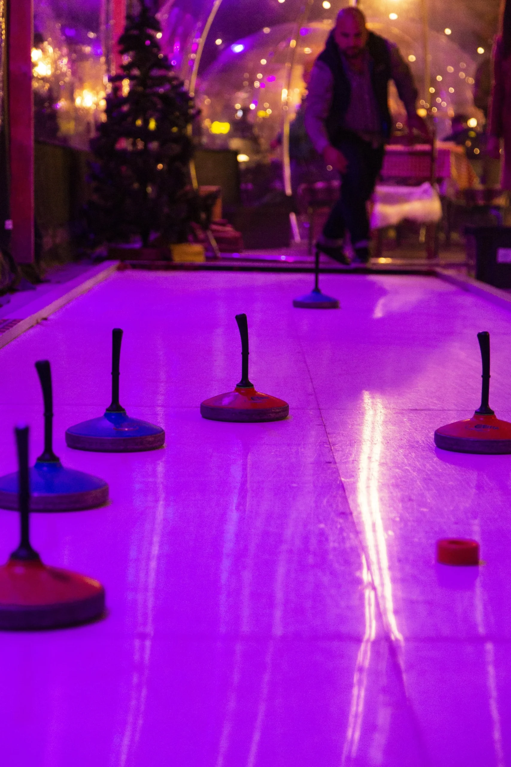 découvrez notre bar à jeux à toulouse : un lieu convivial pour partager des moments ludiques autour d'une large sélection de jeux de société et de boissons.