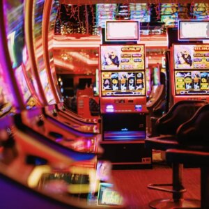 découvrez le casino buc et ses jeux phares : une expérience de jeu unique avec une sélection variée de machines à sous, poker, roulette et bien plus. plongez dans l'ambiance chaleureuse et profitez de divertissements passionnants !