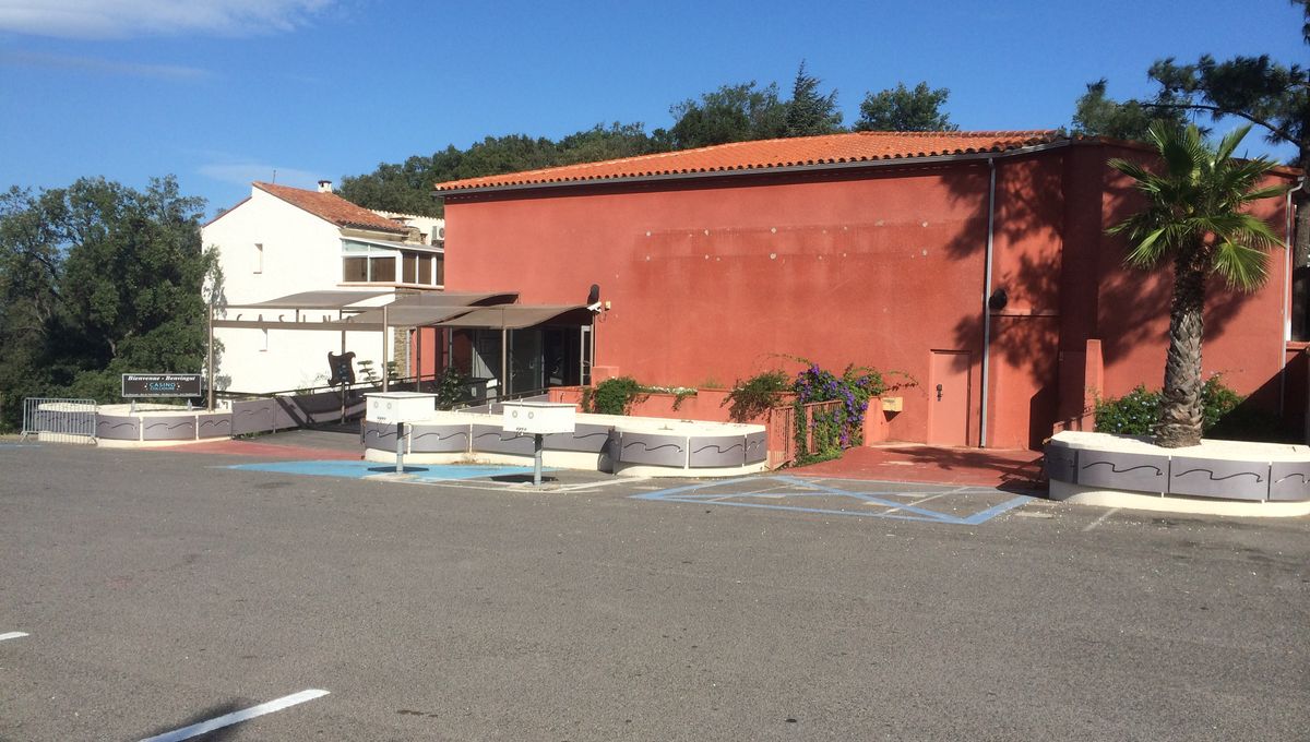 découvrez le casino de collioure, un lieu de divertissement unique en bord de mer : jeux, animations et ambiance conviviale vous attendent dans un cadre exceptionnel au cœur de la côte vermeille.