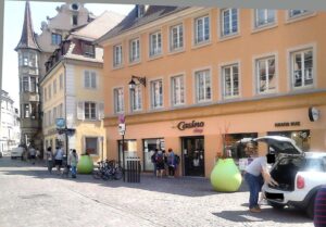 découvrez le casino de colmar : jeux de table, machines à sous, animations et restaurant convivial pour passer une soirée divertissante en alsace. profitez d'un cadre raffiné à colmar !