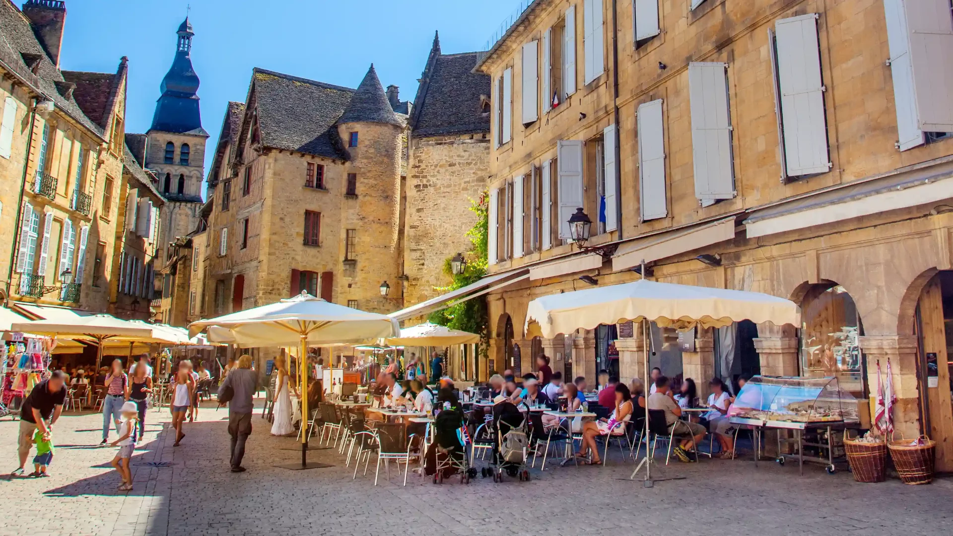 découvrez les jeux passionnants au casino de sarlat en dordogne, entre divertissement et ambiance conviviale au cœur de la région.