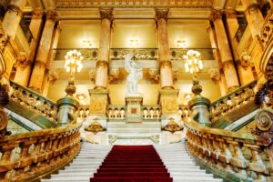 découvrez notre sélection des meilleurs palaces en france pour un séjour d'exception alliant luxe, confort et service de haute qualité.