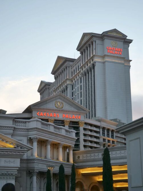 découvrez notre avis complet sur le complexe palace station à las vegas : hôtels, casinos, restaurants et divertissements pour un séjour inoubliable.
