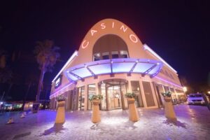 découvrez les meilleurs casinos proches de chez vous pour une expérience de jeu authentique et divertissante. profitez des jeux, promotions et services à proximité.