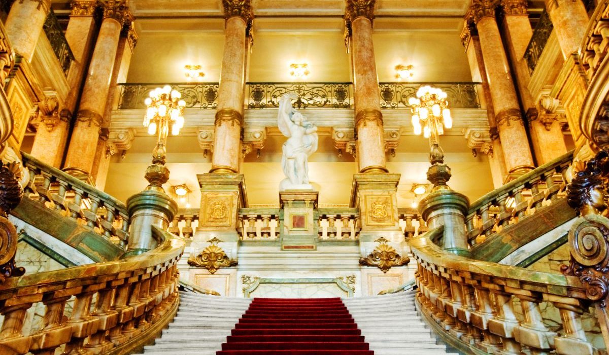 découvrez notre sélection des meilleurs palaces en france pour un séjour d'exception alliant luxe, confort et service de haute qualité.